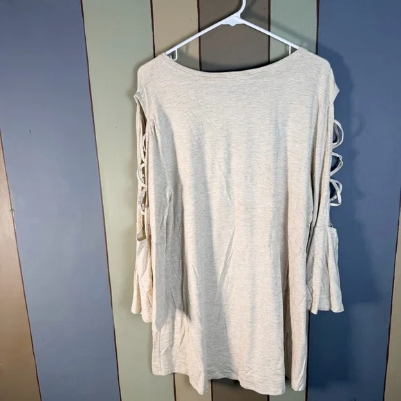 Plus size Boho Top with Bell-Sleeve and arm cut-outs-NWT-3XL - Picture 10 of 10